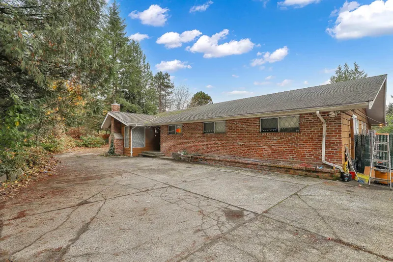 7913 192 STREET - photo 2 of 25