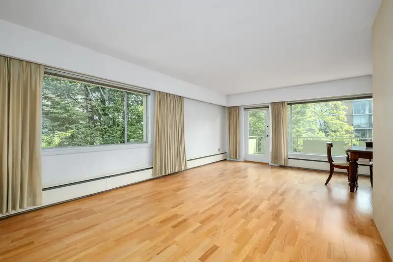 303 5475 VINE STREET - photo 3 of 27