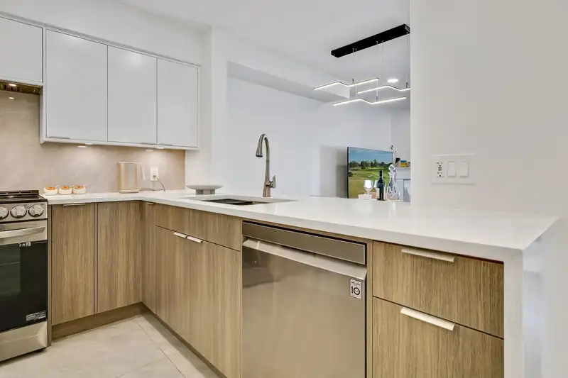9 7760 MINORU BOULEVARD - photo 3 of 25