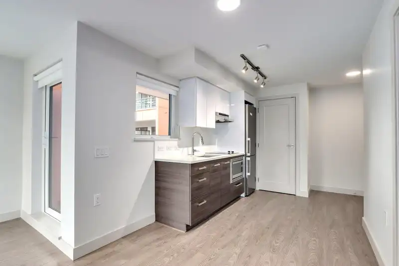 326 10928 132 STREET - photo 3 of 28