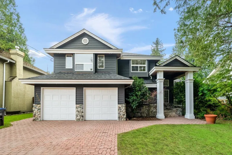 12588 25 AVENUE - photo 1 of 19