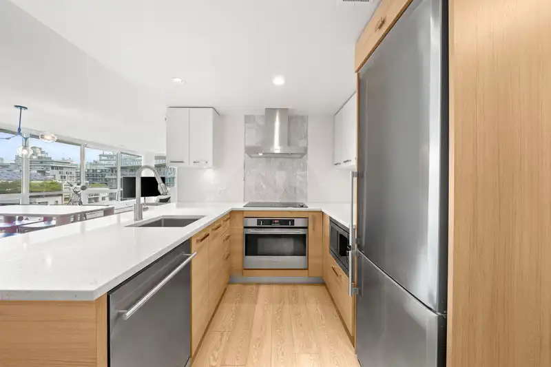 908 1783 MANITOBA STREET - photo 4 of 21