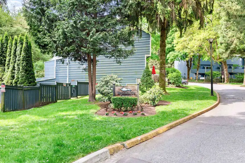 128 BROOKSIDE DRIVE - photo 3 of 35