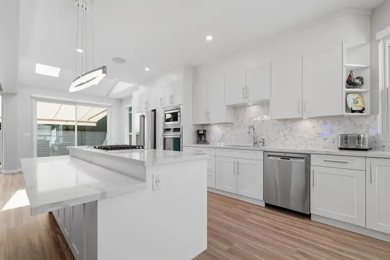 1 11100 RAILWAY AVENUE - photo 2 of 39
