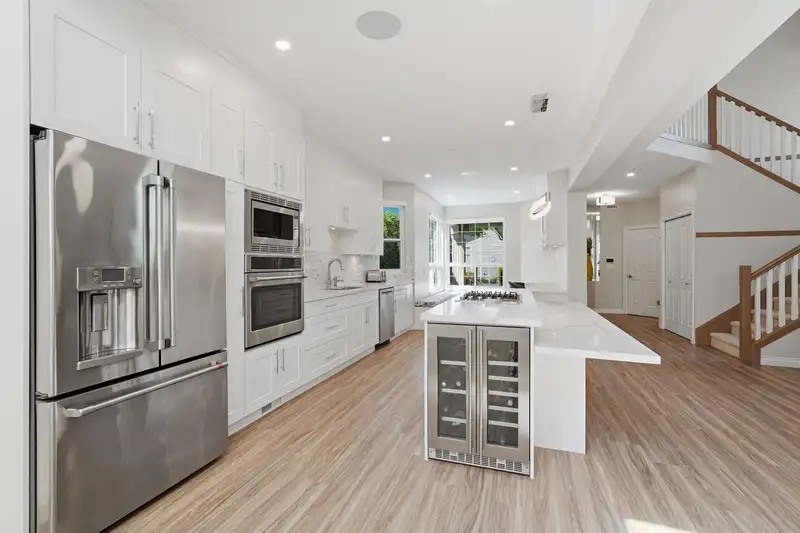 1 11100 RAILWAY AVENUE - photo 4 of 39