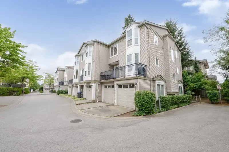 23 9559 130A STREET - photo 2 of 28