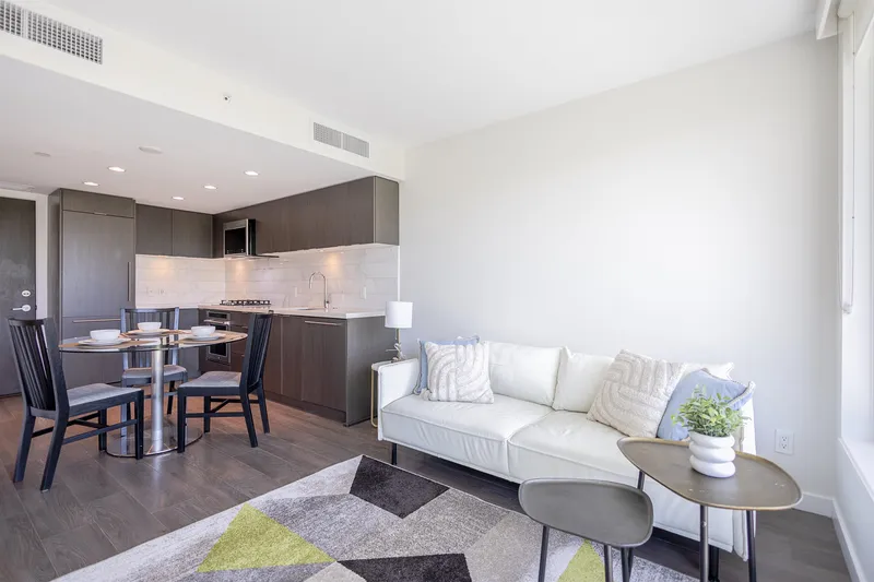 603 8238 LORD STREET - photo 1 of 16