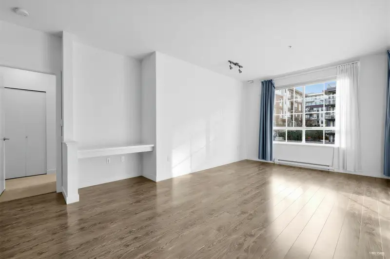 208 608 COMO LAKE AVENUE - photo 4 of 25