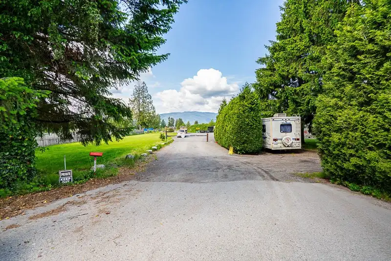 18365 LOUGHEED HIGHWAY - photo 2 of 40