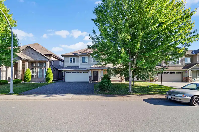 32472 MITCHELL AVENUE - photo 4 of 40