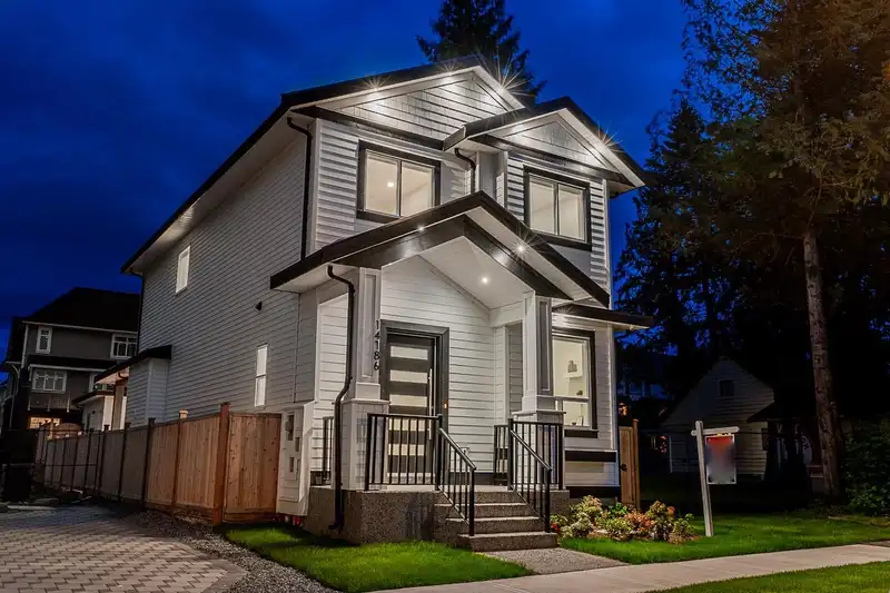 14186 59A AVENUE - photo 1 of 35