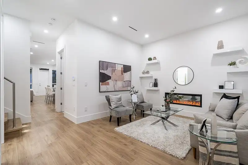 14186 59A AVENUE - photo 2 of 35