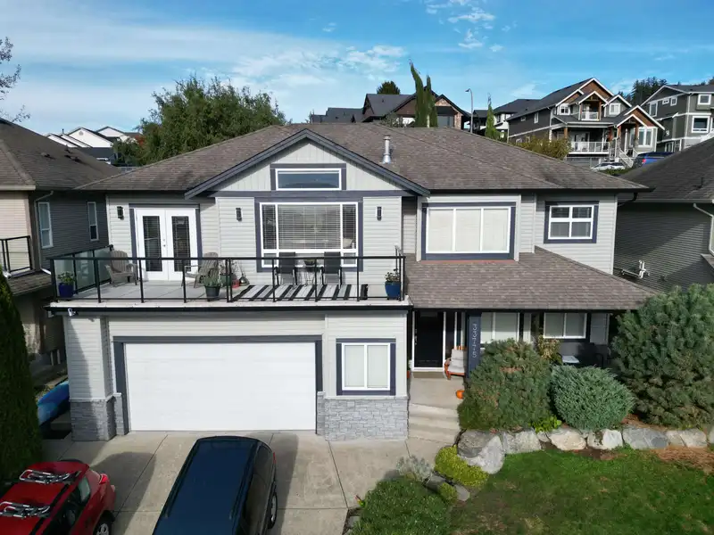 33775 GREWALL CRESCENT - photo 1 of 40