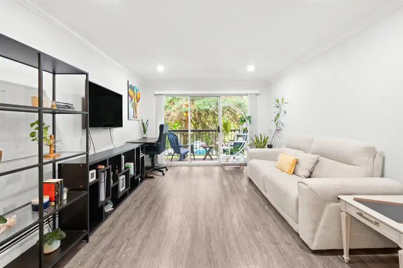 402 428 AGNES STREET - photo 1 of 29