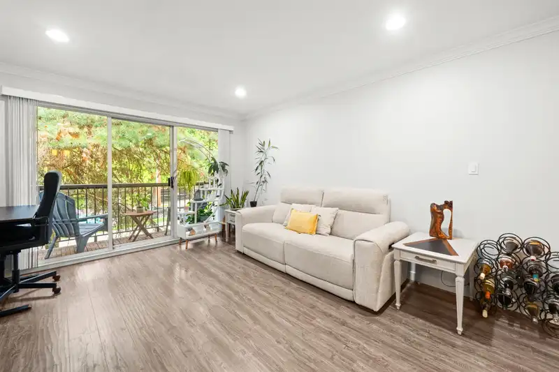 402 428 AGNES STREET - photo 2 of 29