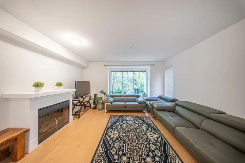 41 20038 70 AVENUE - photo 2 of 40