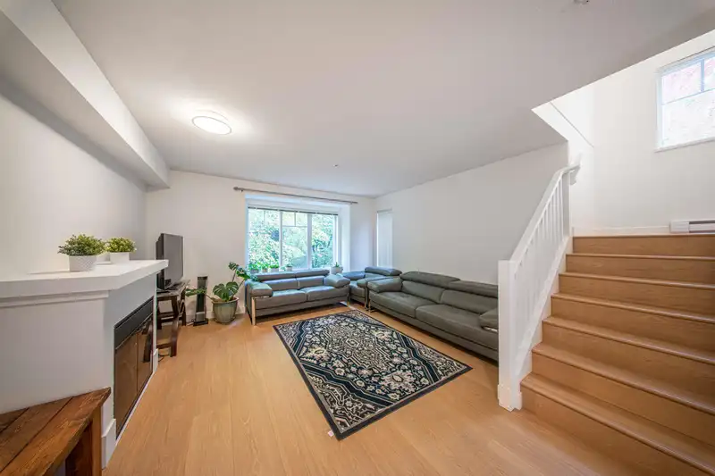 41 20038 70 AVENUE - photo 4 of 40