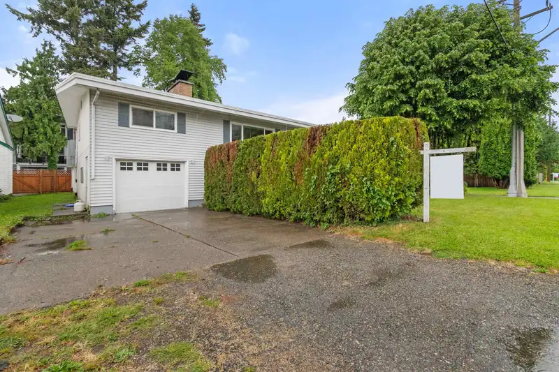 46057 MELLARD AVENUE - photo 3 of 37