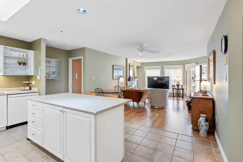 313 2968 BURLINGTON DRIVE - photo 3 of 33