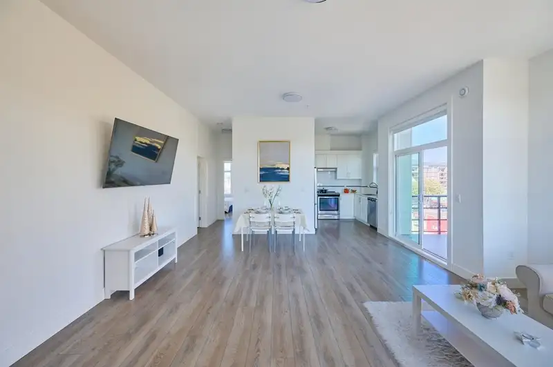 503 22577 ROYAL CRESCENT - photo 3 of 20