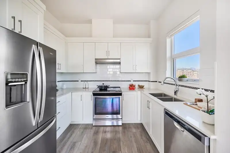 503 22577 ROYAL CRESCENT - photo 4 of 20