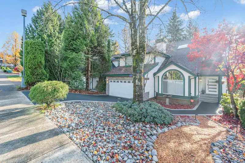 129 ASPENWOOD DRIVE - photo 2 of 30