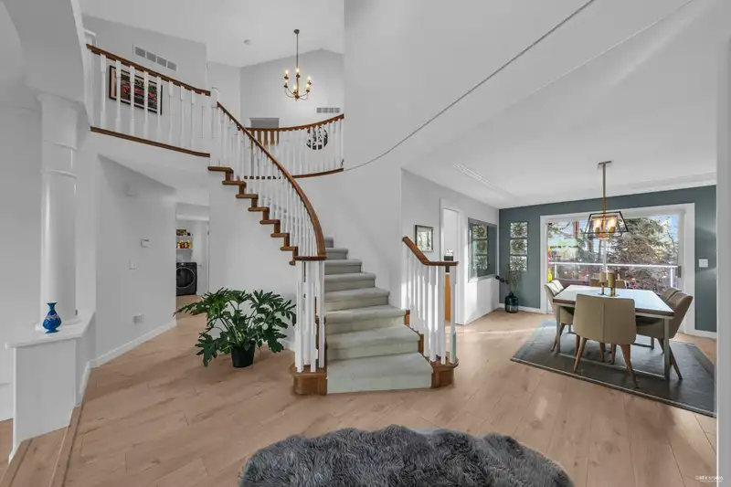 129 ASPENWOOD DRIVE - photo 4 of 30