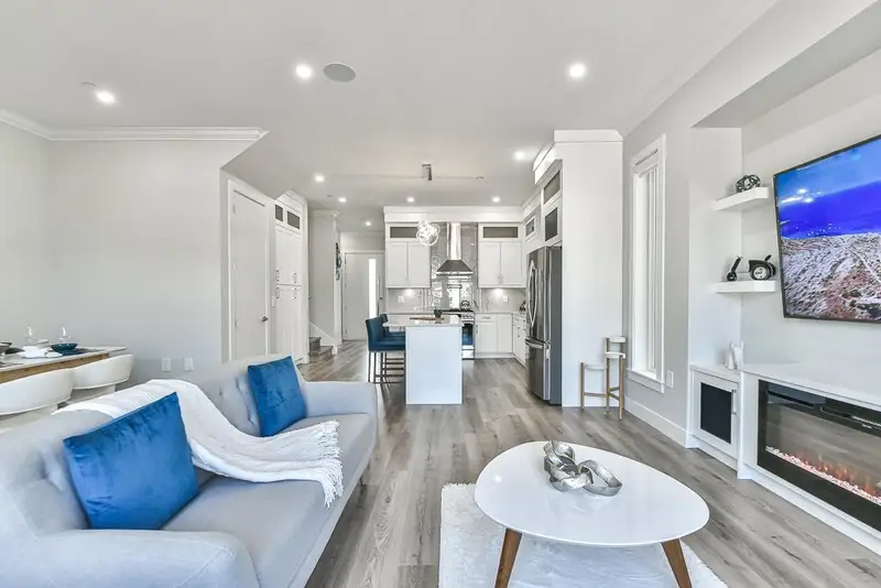 7424 196 STREET - photo 3 of 25