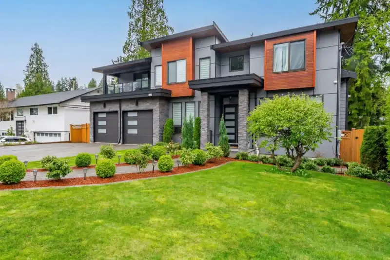 2488 LATIMER AVENUE - photo 1 of 40