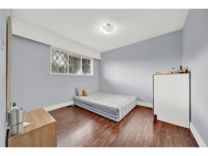 12627 58 AVENUE - photo 4 of 25