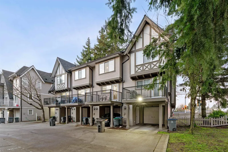 7 12778 66 AVENUE - photo 2 of 25