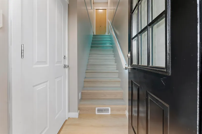 7 12778 66 AVENUE - photo 4 of 25