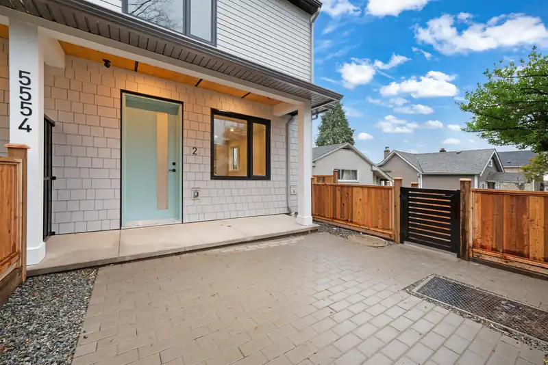 2 5554 CULLODEN STREET - photo 2 of 2