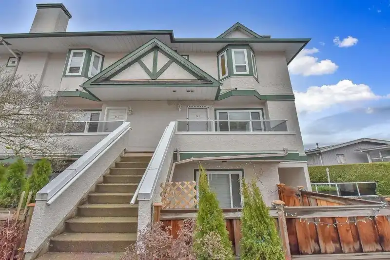 209 3978 ALBERT STREET - photo 1 of 12