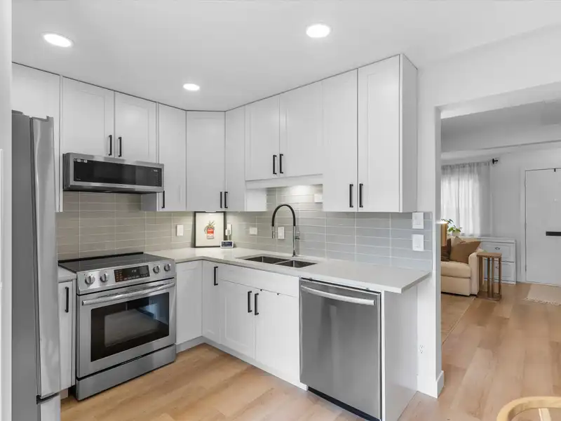 6666 ARLINGTON STREET - photo 4 of 37