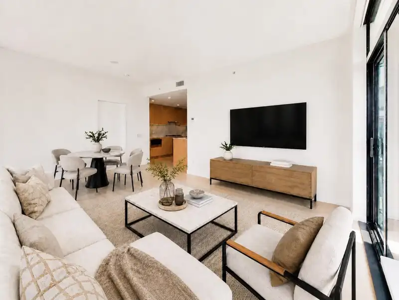 902 626 CLAREMONT STREET - photo 3 of 40