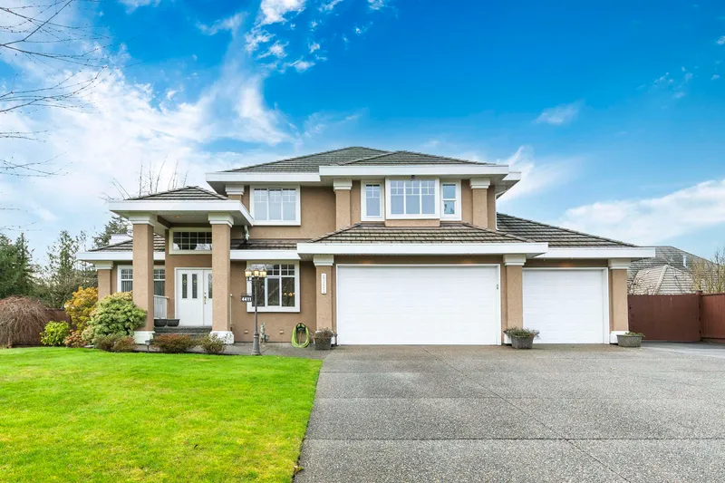 4411 BENZ CRESCENT - photo 2 of 25