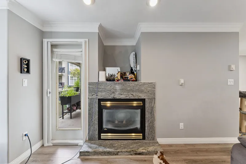 211 8115 121A STREET - photo 4 of 23