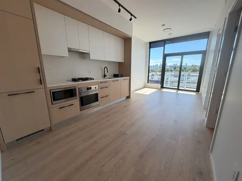 462 5189 EARLES STREET - photo 1 of 15