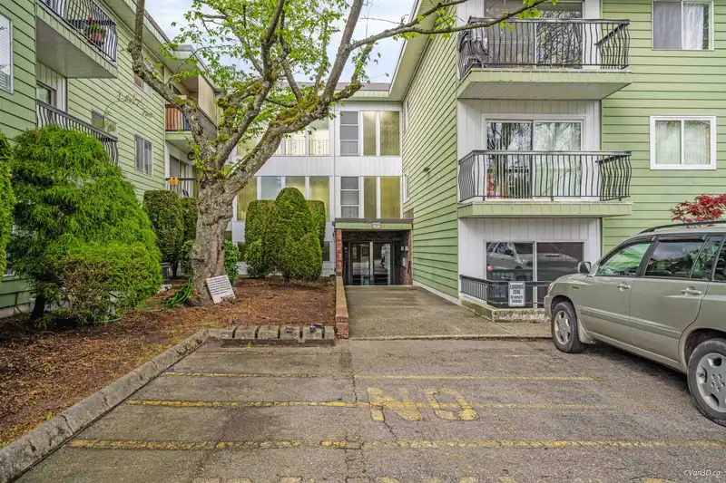 277C 8635 120 STREET - photo 2 of 26