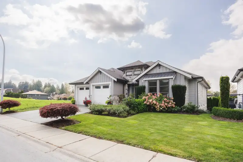 3955 LATIMER STREET - photo 2 of 40