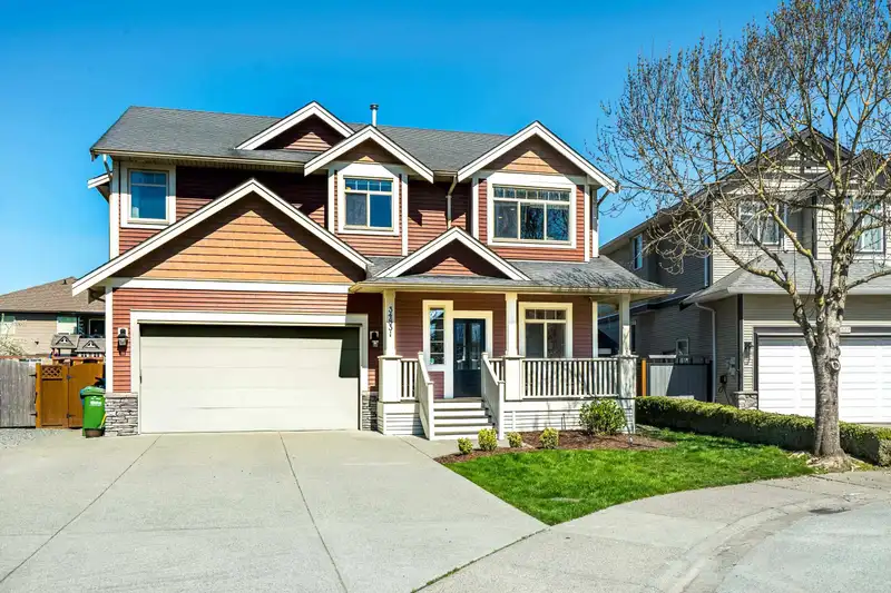 34831 1 AVENUE - photo 1 of 40