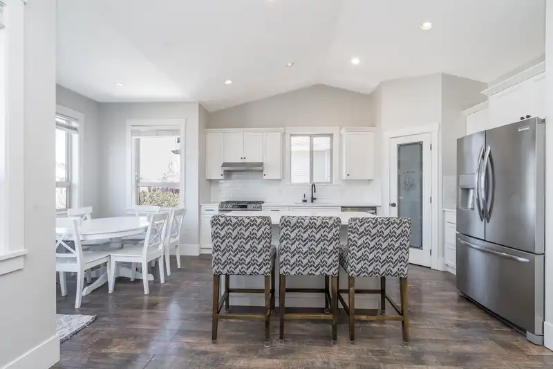 34831 1 AVENUE - photo 3 of 40