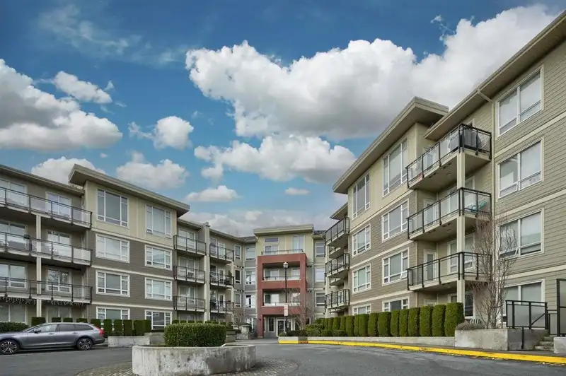 C216 20211 66 AVENUE - photo 1 of 15
