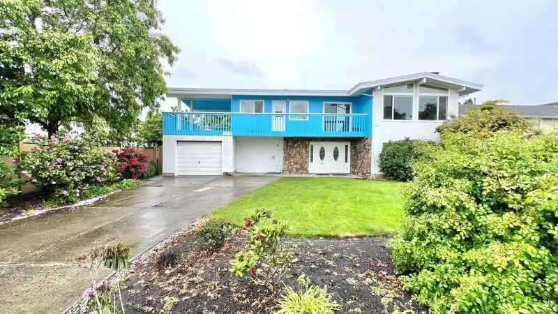 3071 SALTSPRING COURT - photo 1 of 36