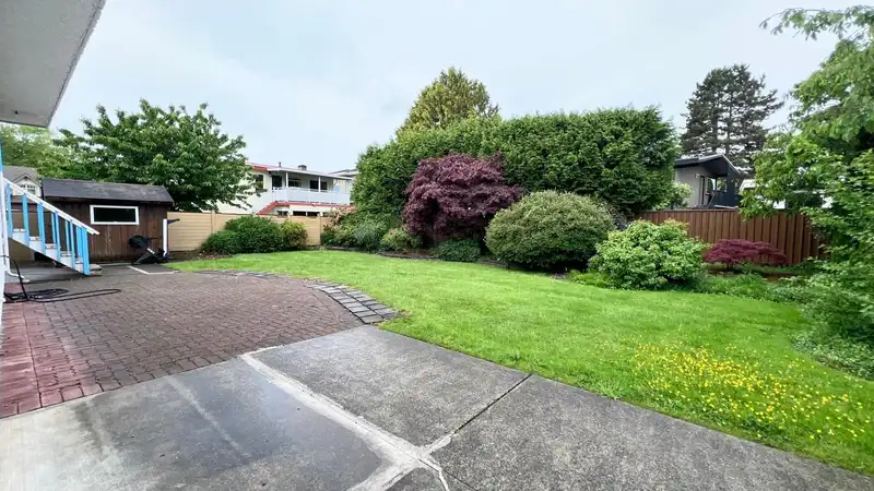 3071 SALTSPRING COURT - photo 2 of 36