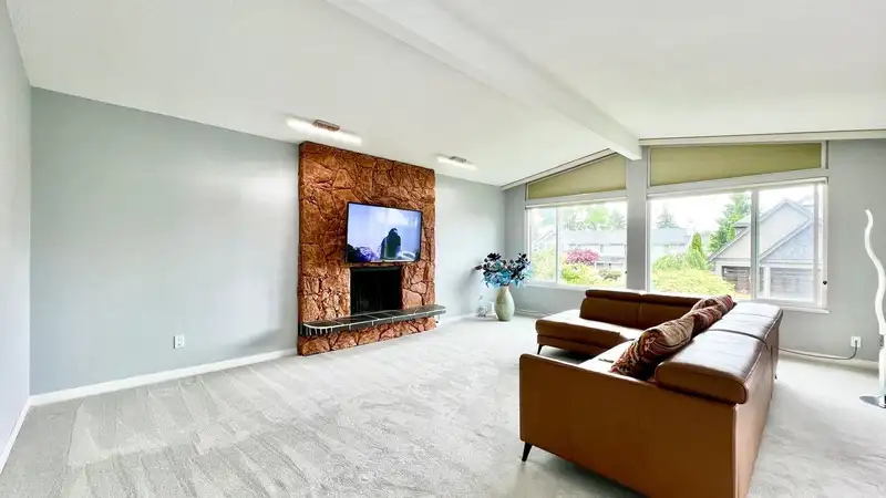 3071 SALTSPRING COURT - photo 4 of 36