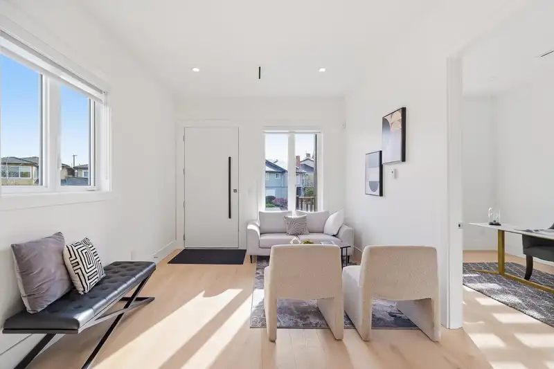 2 6139 ASHWORTH AVENUE - photo 3 of 40