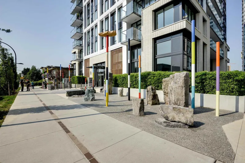 3009 6537 TELFORD AVENUE - photo 2 of 25