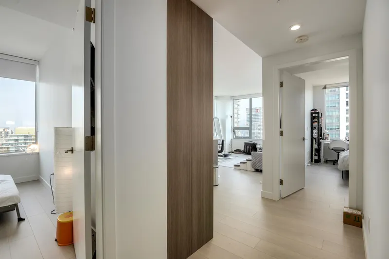 3009 6537 TELFORD AVENUE - photo 3 of 25